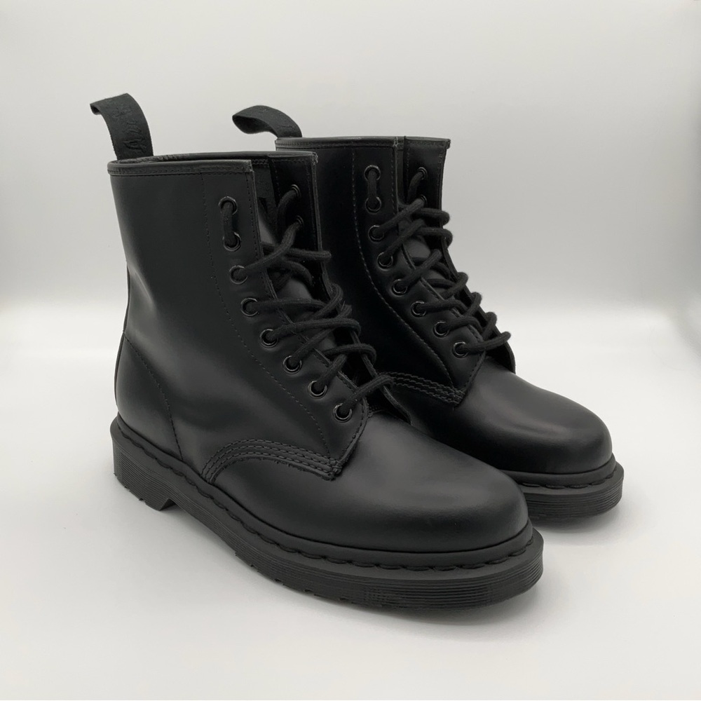 SOLD - New w/o Box Dr Martens 1460 Mono Smooth Black Leather Boots EU39/UK6/US8
